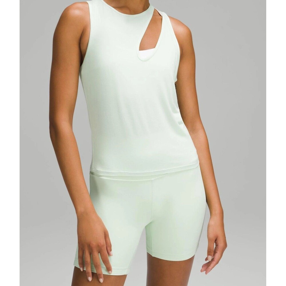 NWT Lululemon Shoulder Cut- Out Tank Sz 8
